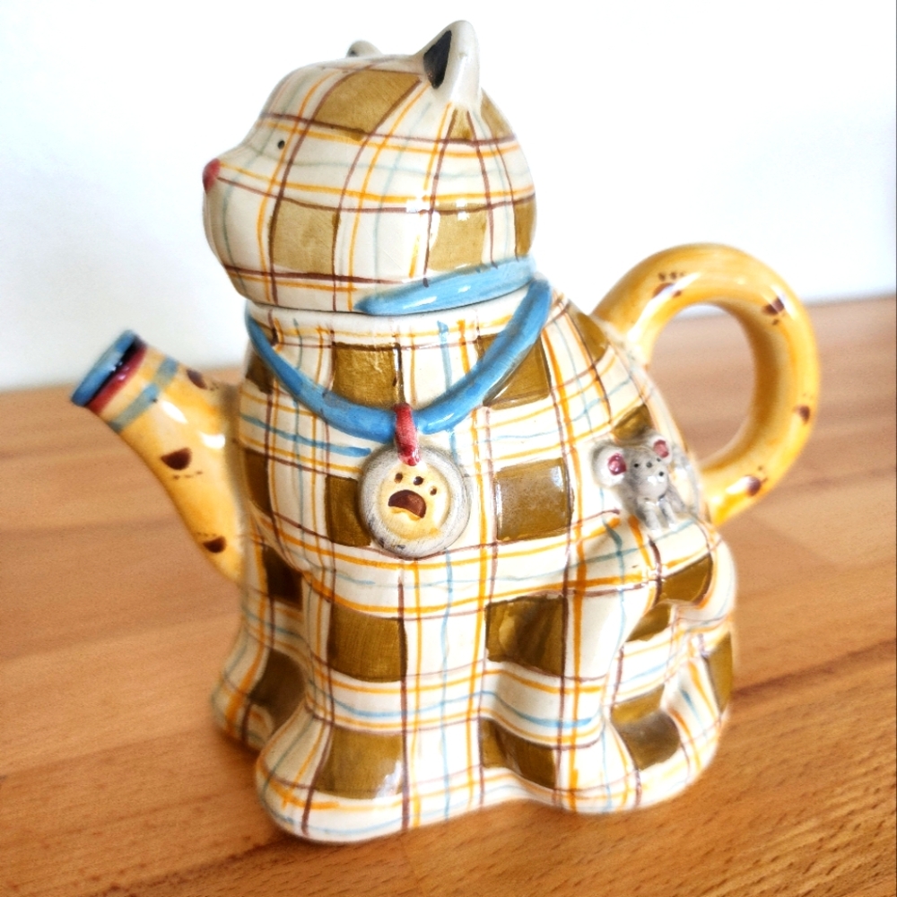 Debbie Mumm Sakura Plaid Cat Teapot with Blue Accents